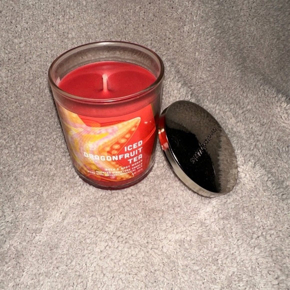 Bath & Body Works Iced Dragonfruit Tea- Single Wick Candle​ - Picture 1 of 1